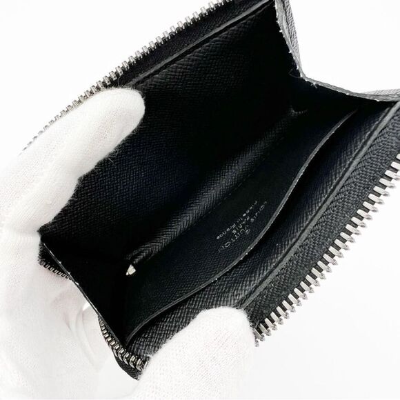 Used in excellent condition Louis Vuitton  blk Gray Eclipse Monogram Card Holder - Picture 10 of 11